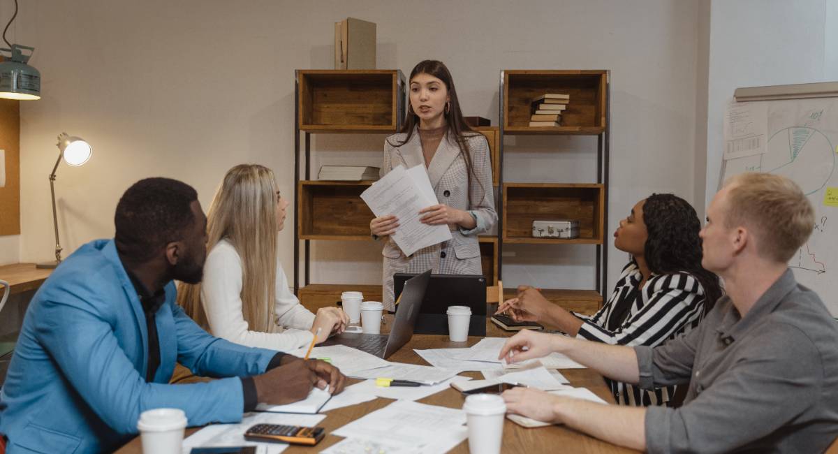 Liderazgo remoto: Claves para liderar equipos a distancia con éxito