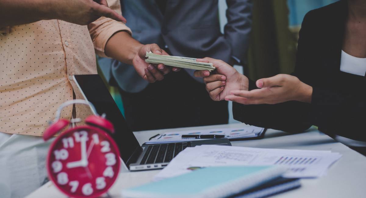 Banderas Rojas y Medidas Preventivas en la Corrupción Empresarial